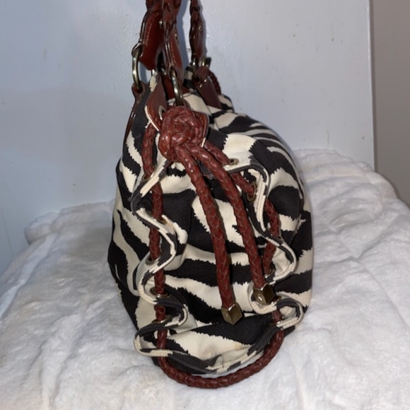 Black and white Michael kors tote - Picture 3 of 4